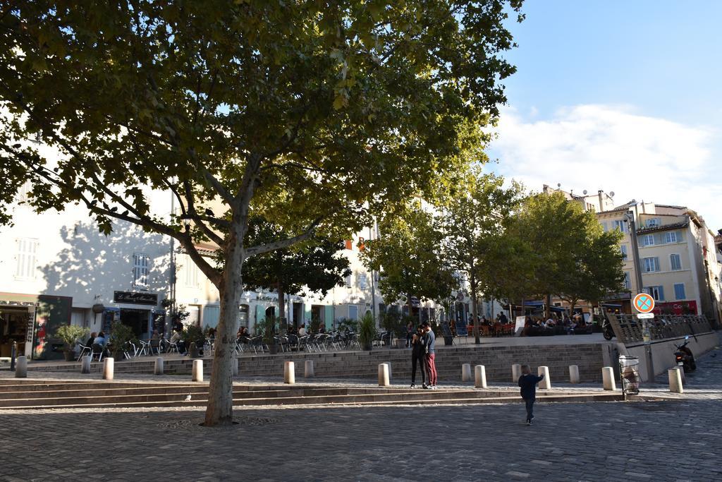 Sous Le Clocher Marseille Exteriör bild