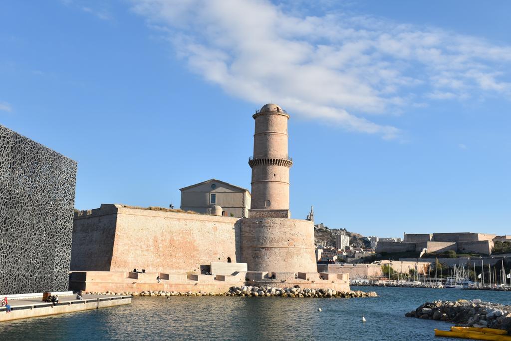 Sous Le Clocher Marseille Exteriör bild