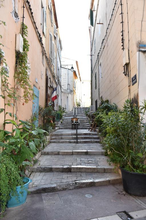 Sous Le Clocher Marseille Exteriör bild