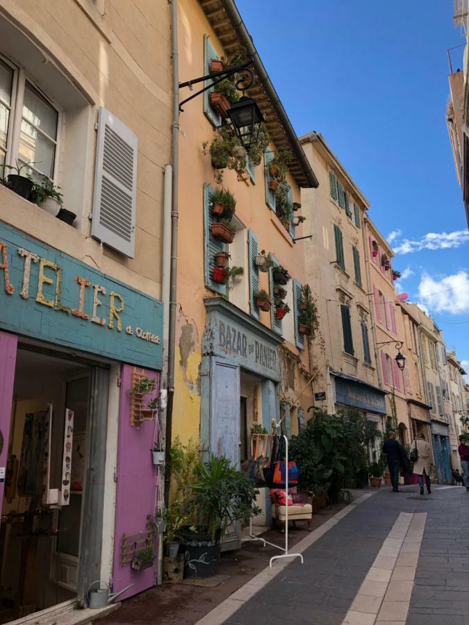 Sous Le Clocher Marseille Exteriör bild
